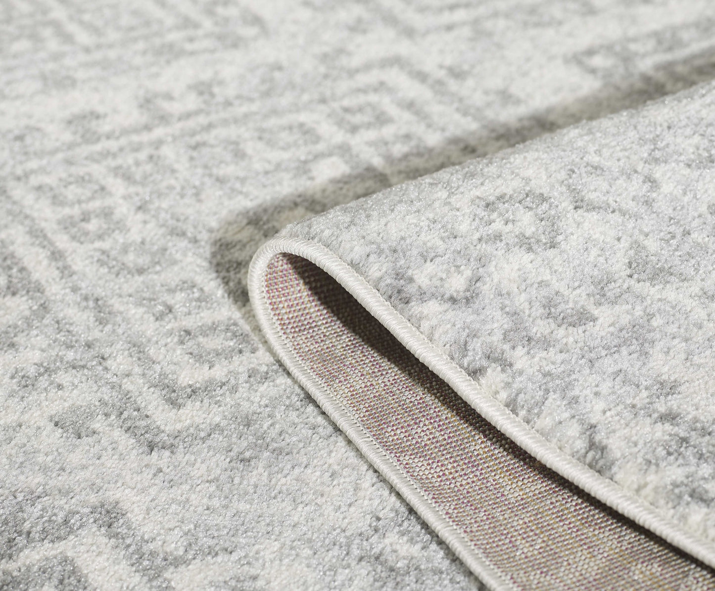 7' X 9' Ivory Or Grey Geometric Diamonds Indoor Area Rug