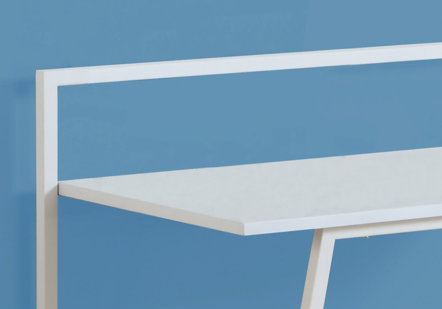 18" White Rectangular Computer Desk