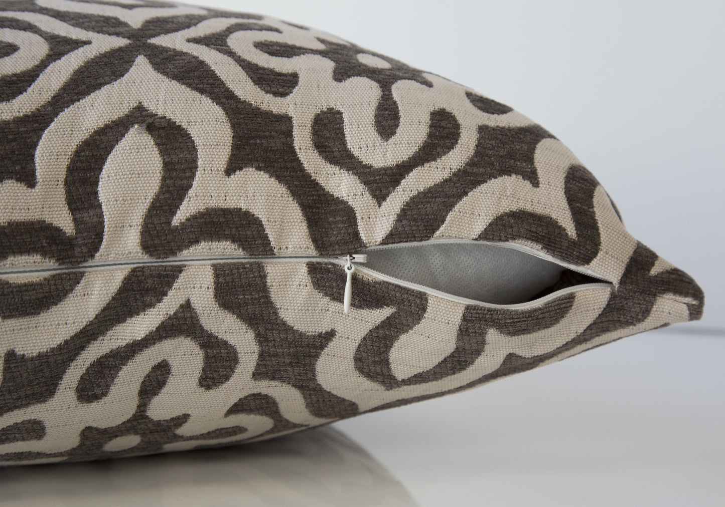 18" X 18" Blue and White Polyester Geometric Zippered Pillow