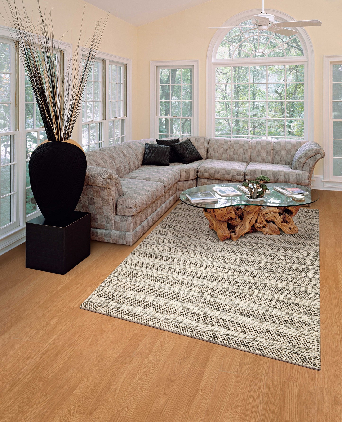 5' X 7' Wool Grey Area Rug