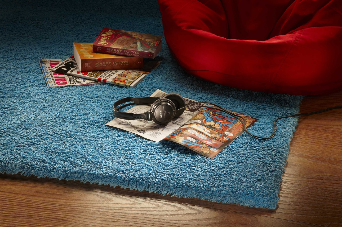 8' Round Polyester Highlighter Blue Area Rug