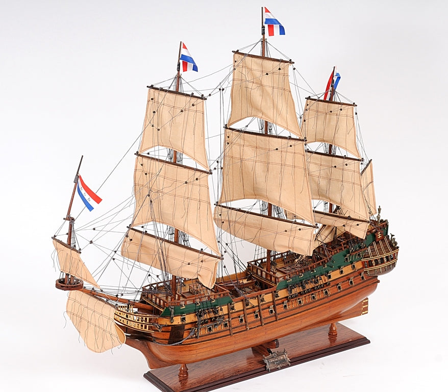 11" X 37" X 35" Friesland