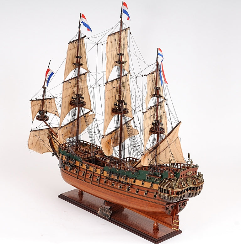 11" X 37" X 35" Friesland