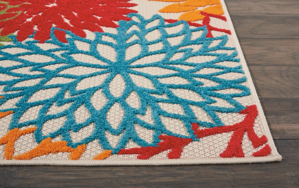 6' X 9' Green And Ivory Floral Indoor Outdoor Area Rug
