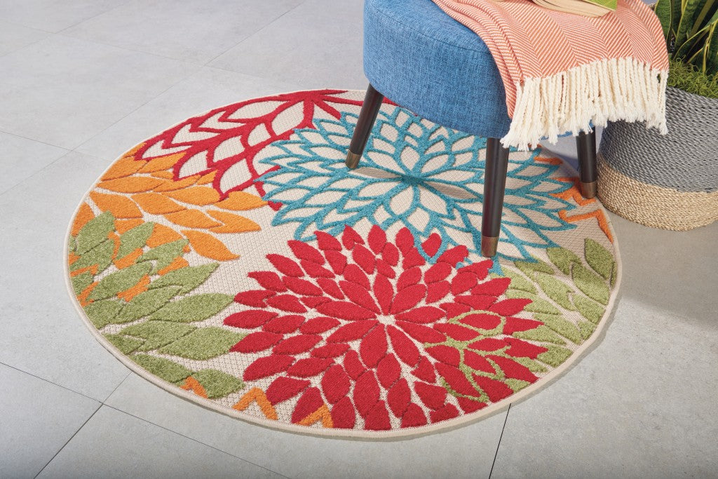 4' X 6' Green And Ivory Floral Indoor Outdoor Area Rug