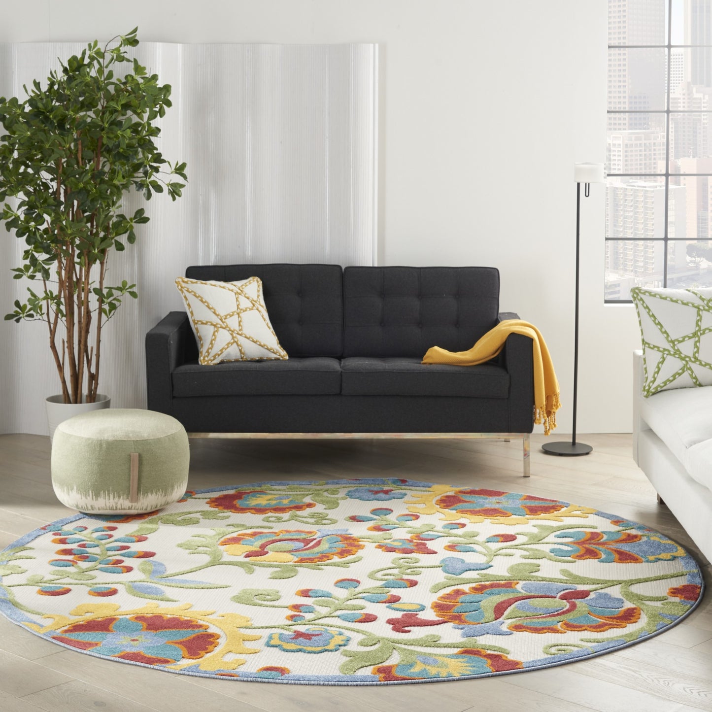 5' X 7' Ivory/Multi Floral Indoor Outdoor Area Rug