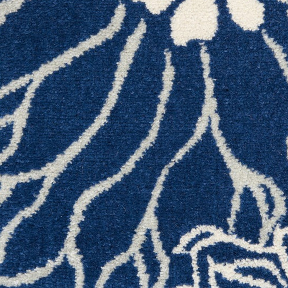 5' Blue And Ivory Round Floral Dhurrie Area Rug