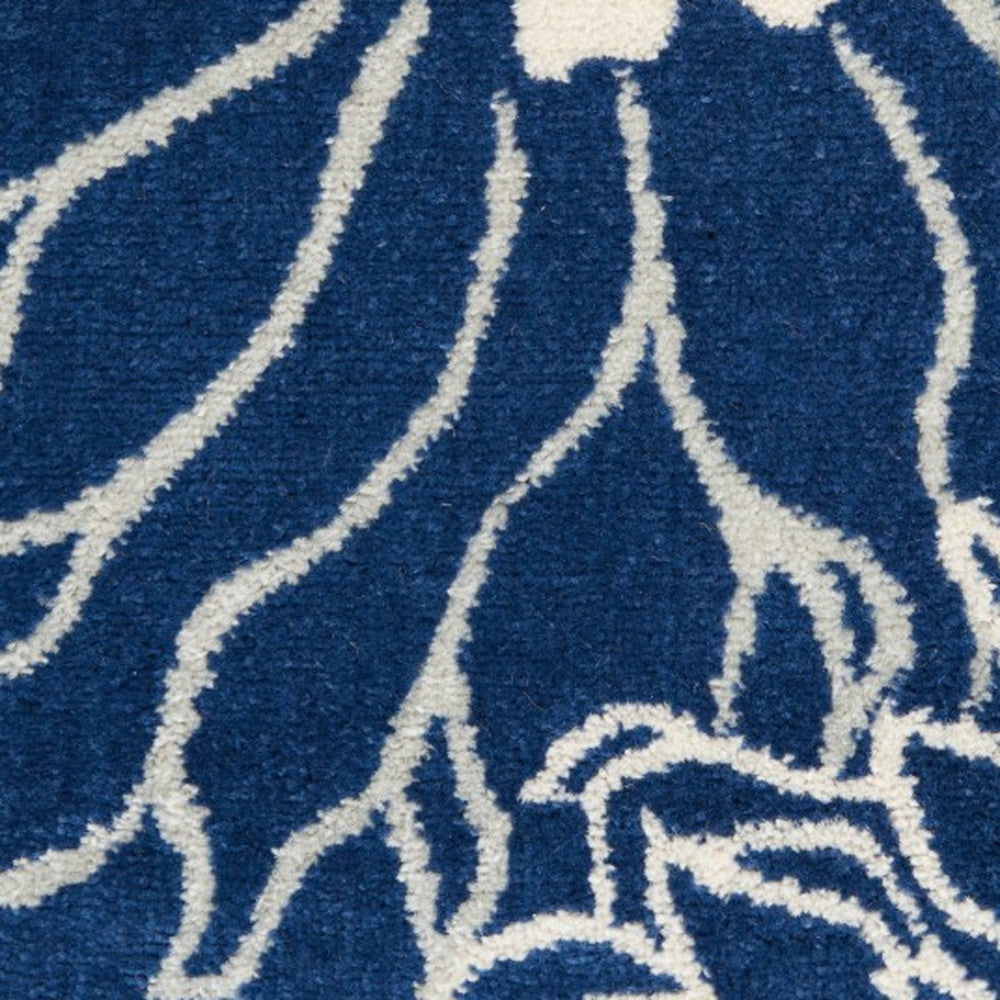 5' Blue And Ivory Round Floral Dhurrie Area Rug