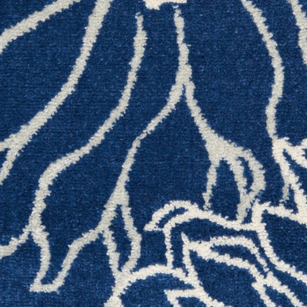 5' Blue And Ivory Round Floral Dhurrie Area Rug