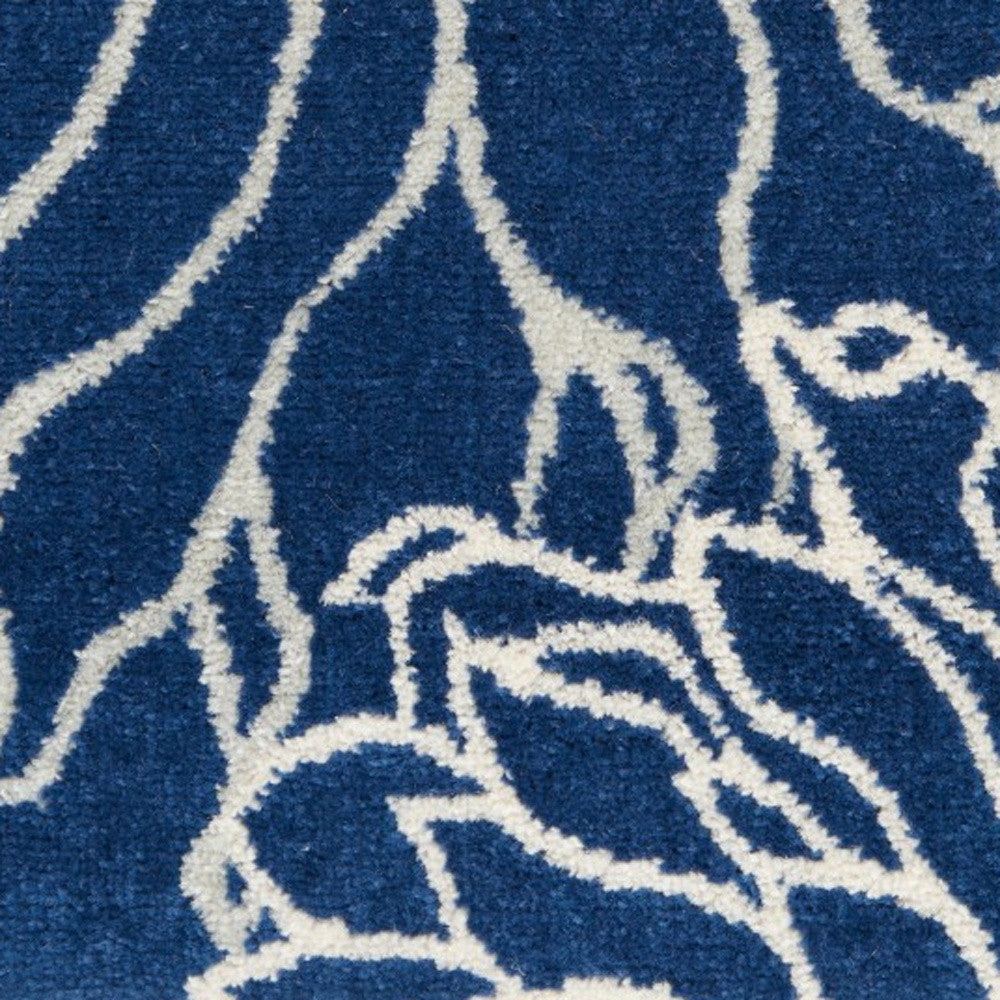 5' Blue And Ivory Round Floral Dhurrie Area Rug