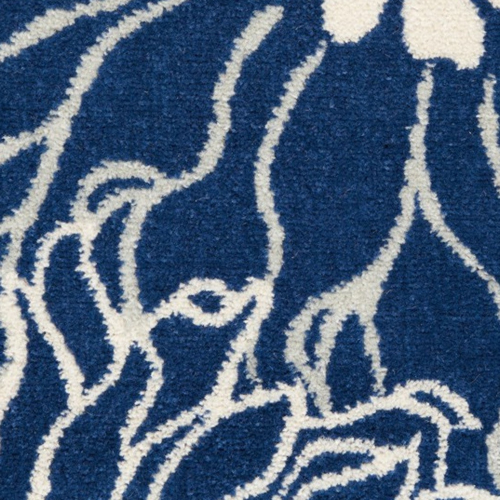 5' Blue And Ivory Round Floral Dhurrie Area Rug
