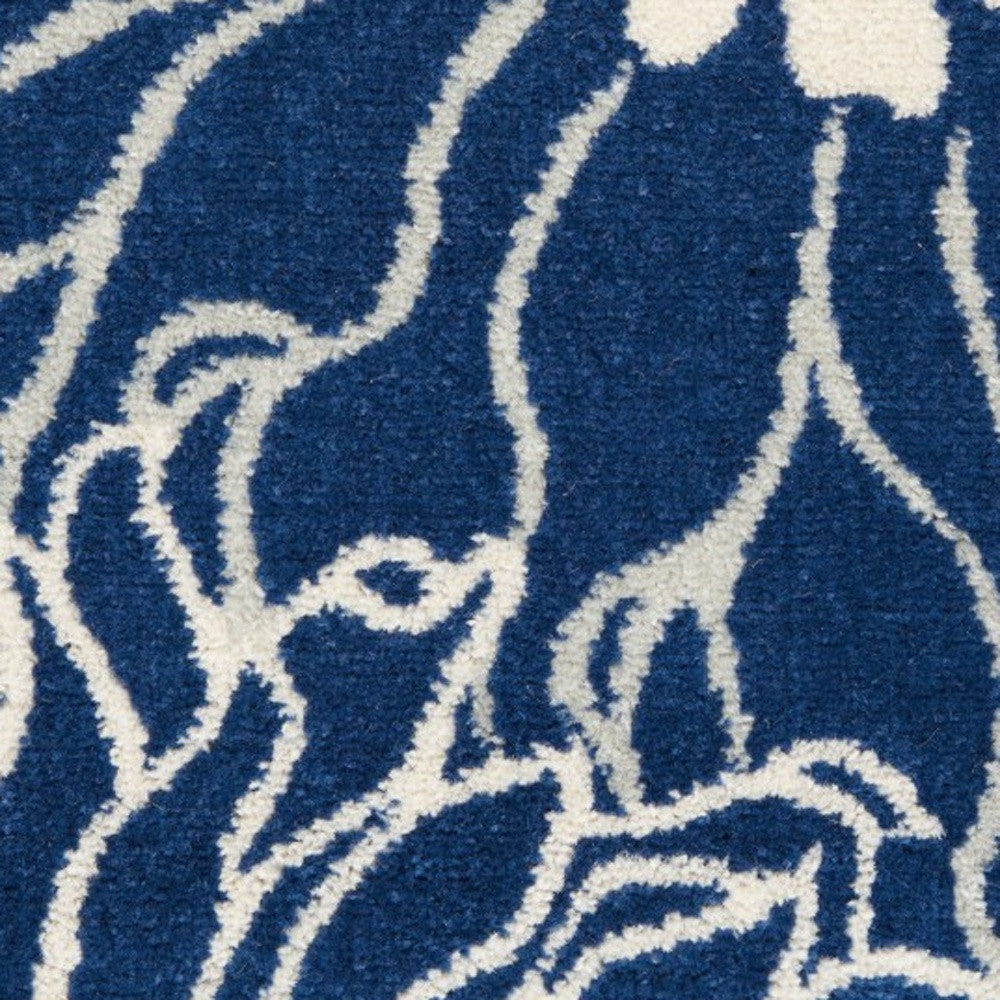 5' Blue And Ivory Round Floral Dhurrie Area Rug