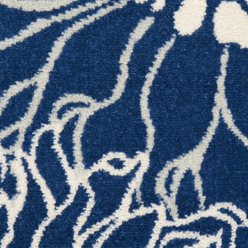5' Blue And Ivory Round Floral Dhurrie Area Rug