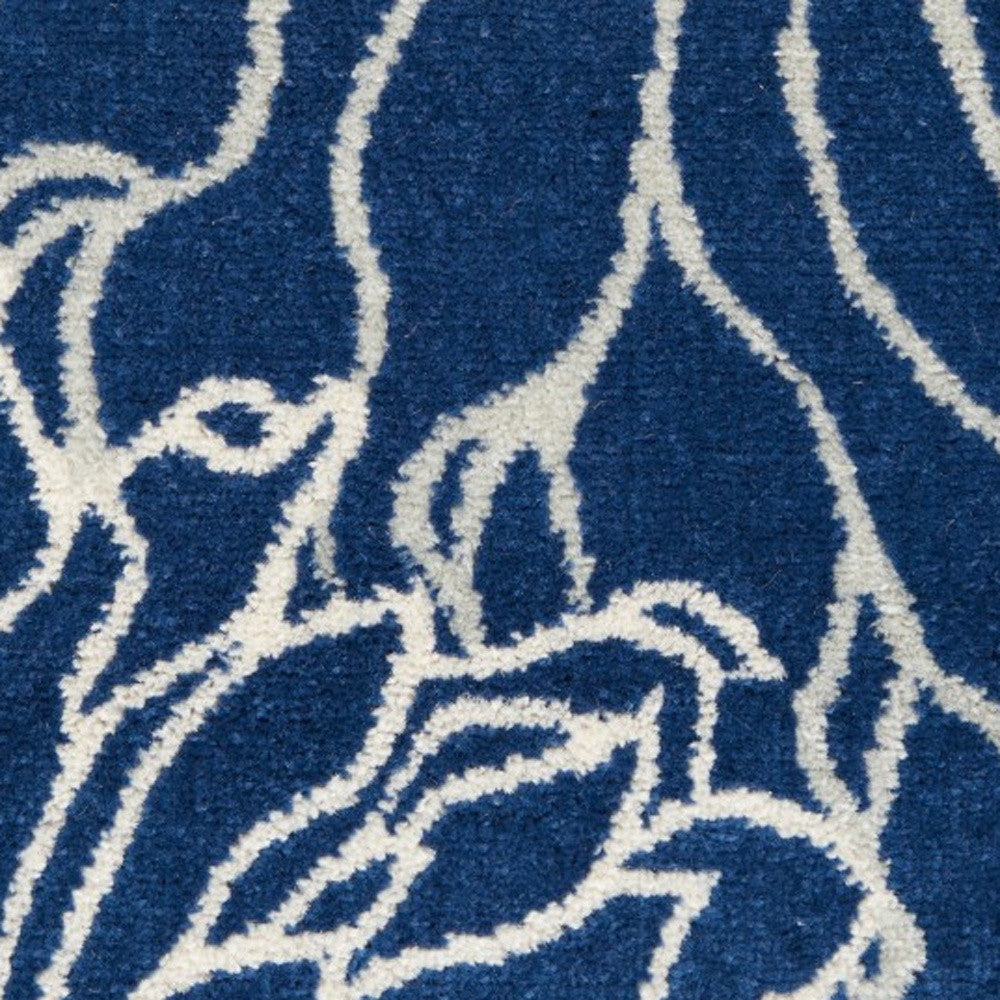 5' Blue And Ivory Round Floral Dhurrie Area Rug