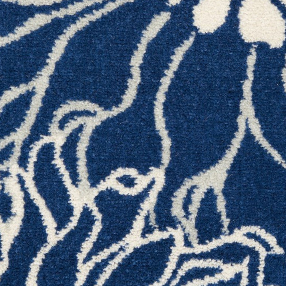 5' Blue And Ivory Round Floral Dhurrie Area Rug