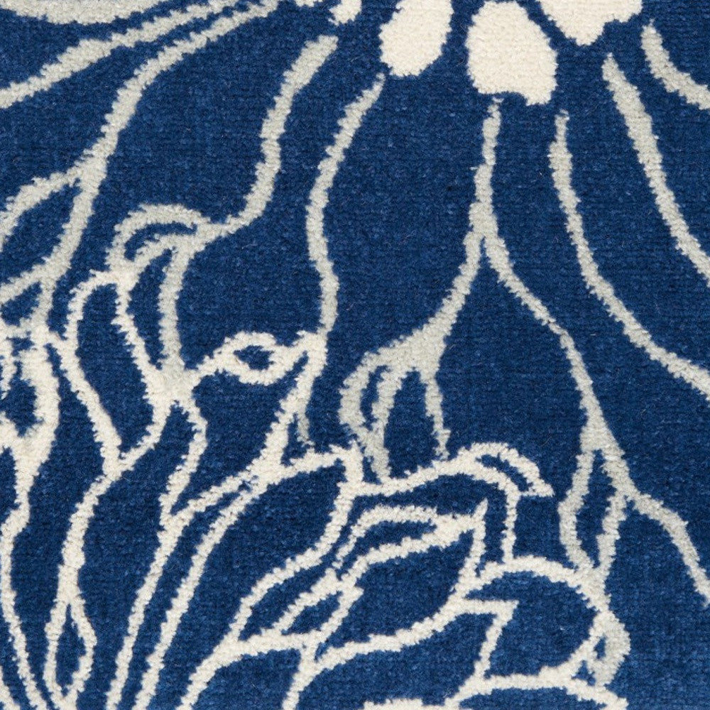 5' Blue And Ivory Round Floral Dhurrie Area Rug