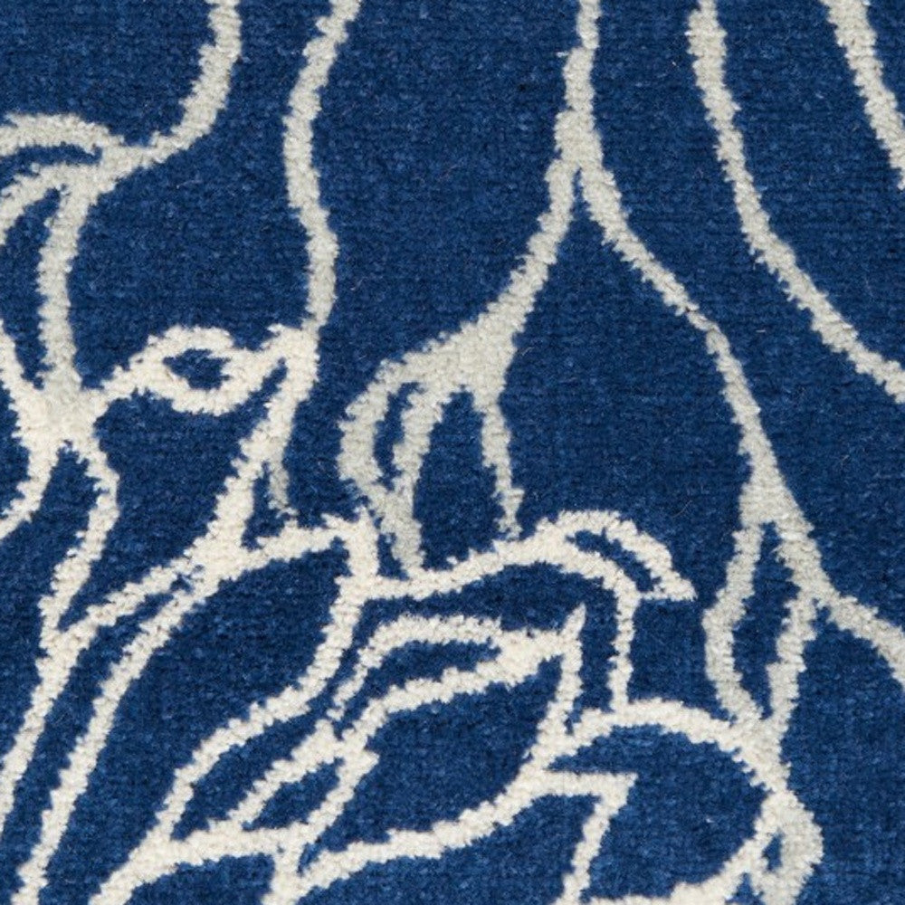 5' Blue And Ivory Round Floral Dhurrie Area Rug