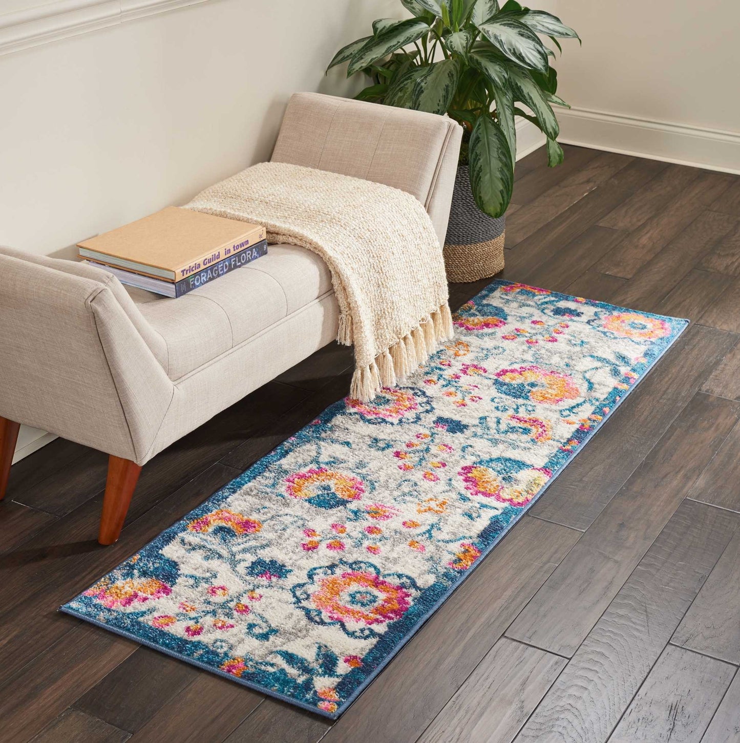 5' X 7' Ivory Floral Dhurrie Area Rug