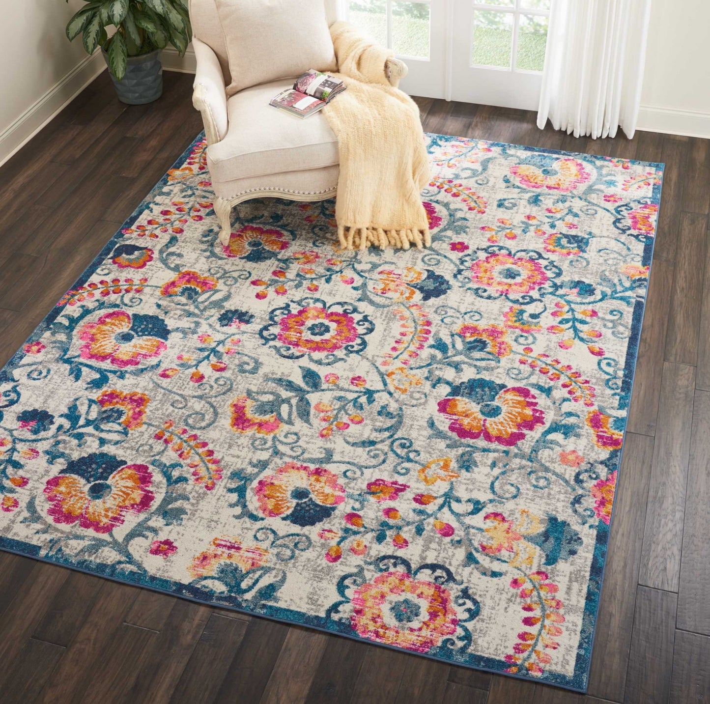 5' X 7' Ivory Floral Dhurrie Area Rug