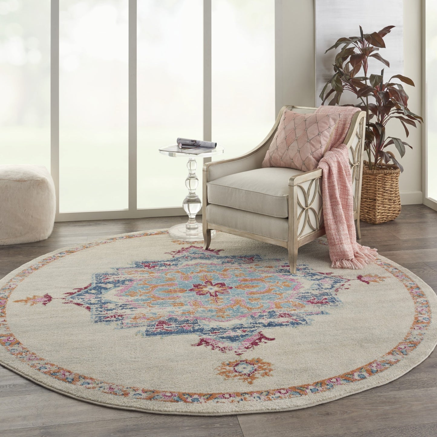 4' X 6' Gray And Ivory Power Loom Area Rug