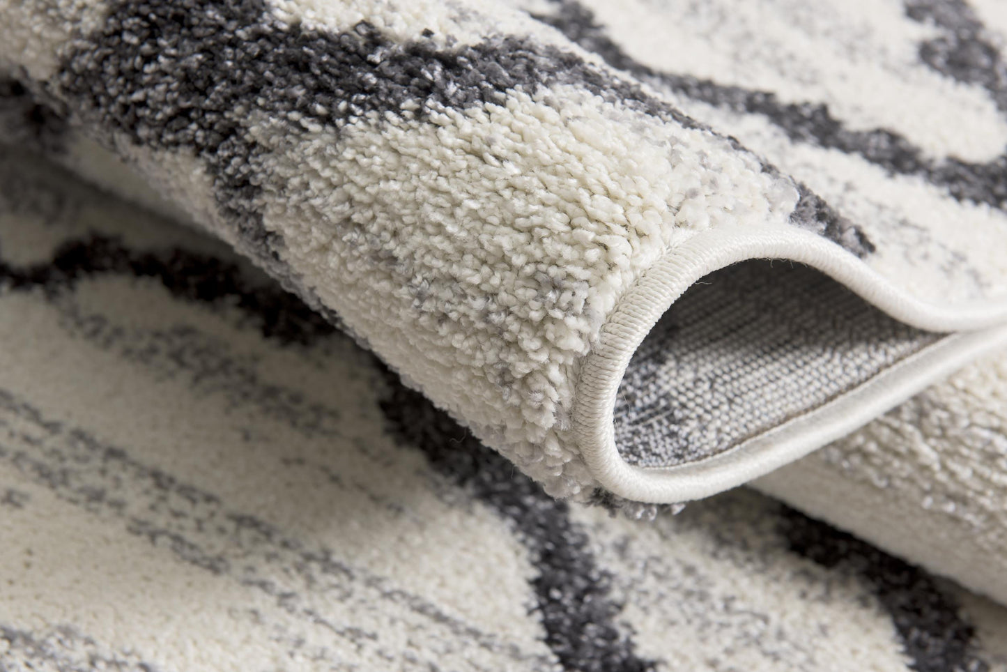 5’ X 8’ Gray And Black Modern Abstract Area Rug