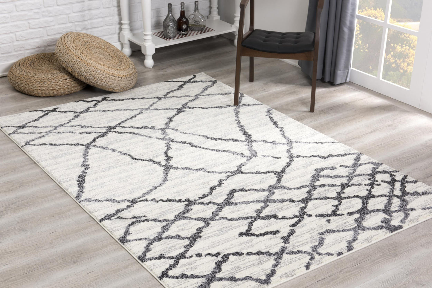 5’ X 8’ Gray And Black Modern Abstract Area Rug