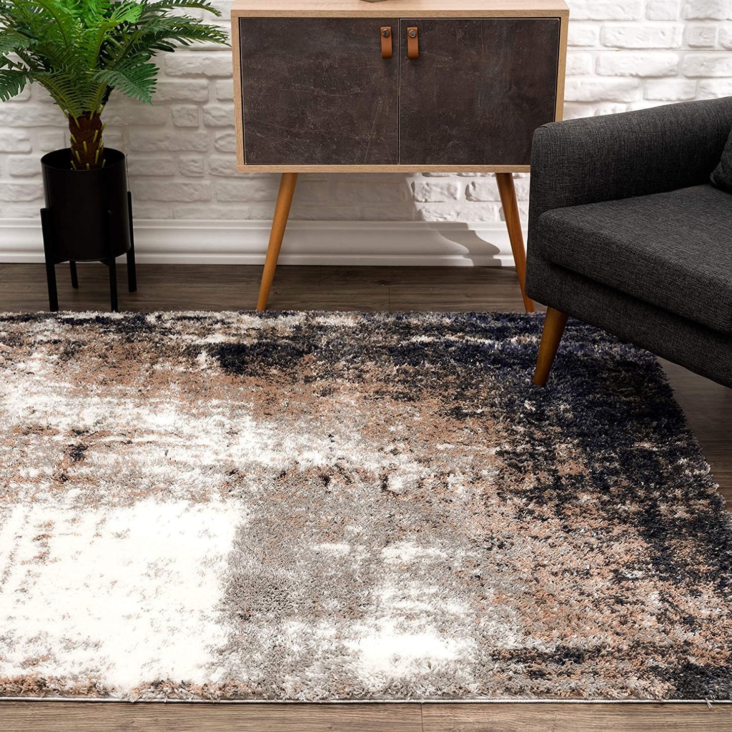 5’ X 8’ Ivory And Navy Retro Modern Area Rug