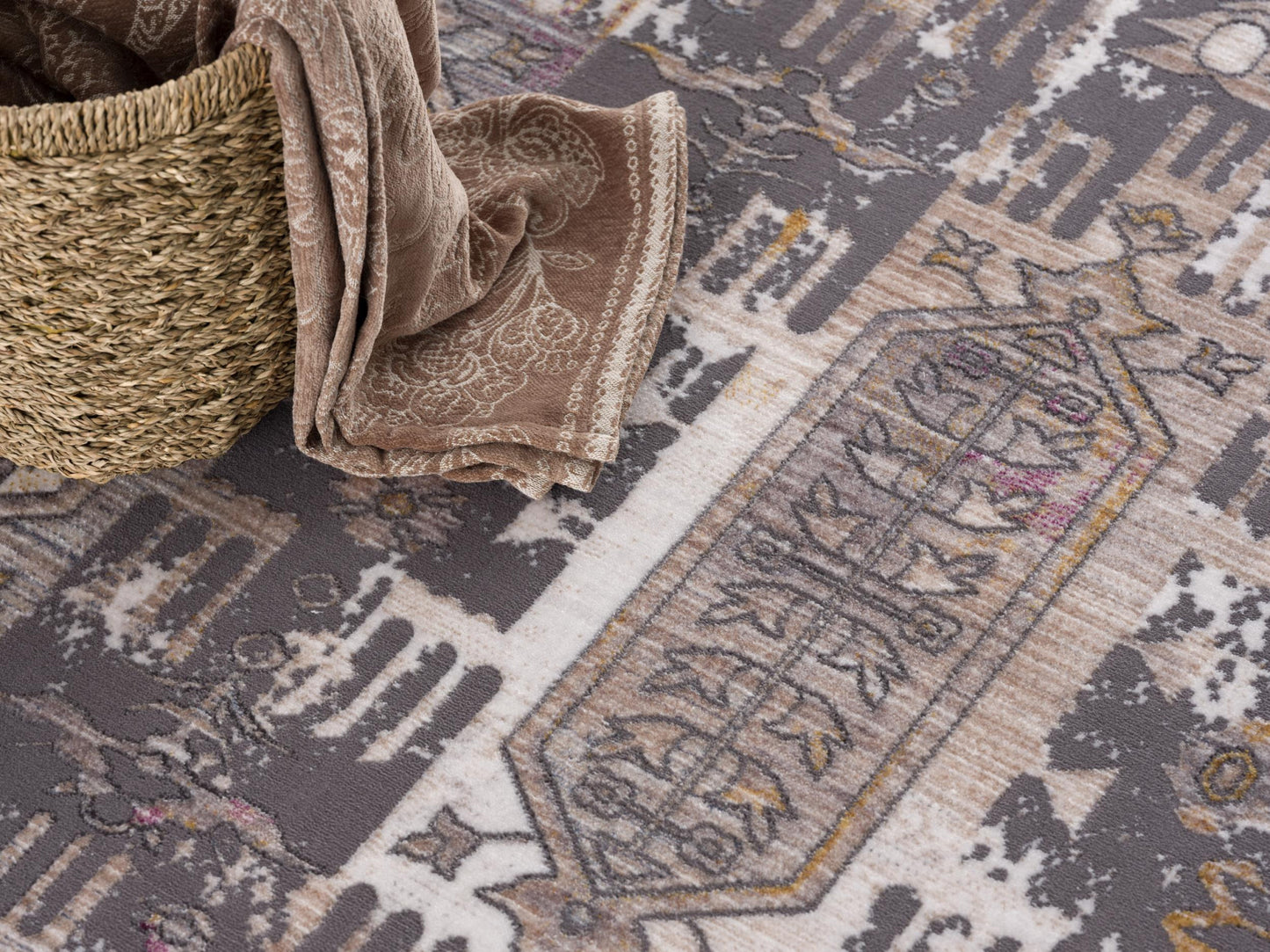 4’ x 6’ Gray Faded Tribal Motifs Area Rug