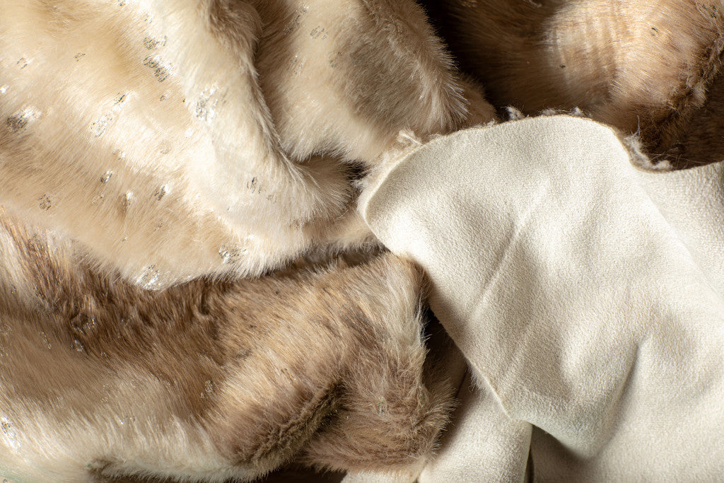 5' X 8' Off White And Silver Faux Cowhide Washable Non Skid Area Rug