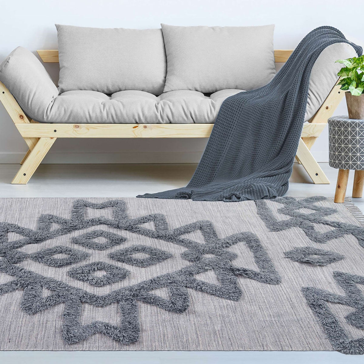 8' X 10' Silver And Grey Wool Geometric Power Loom Stain Resistant Area Rug With Fringe