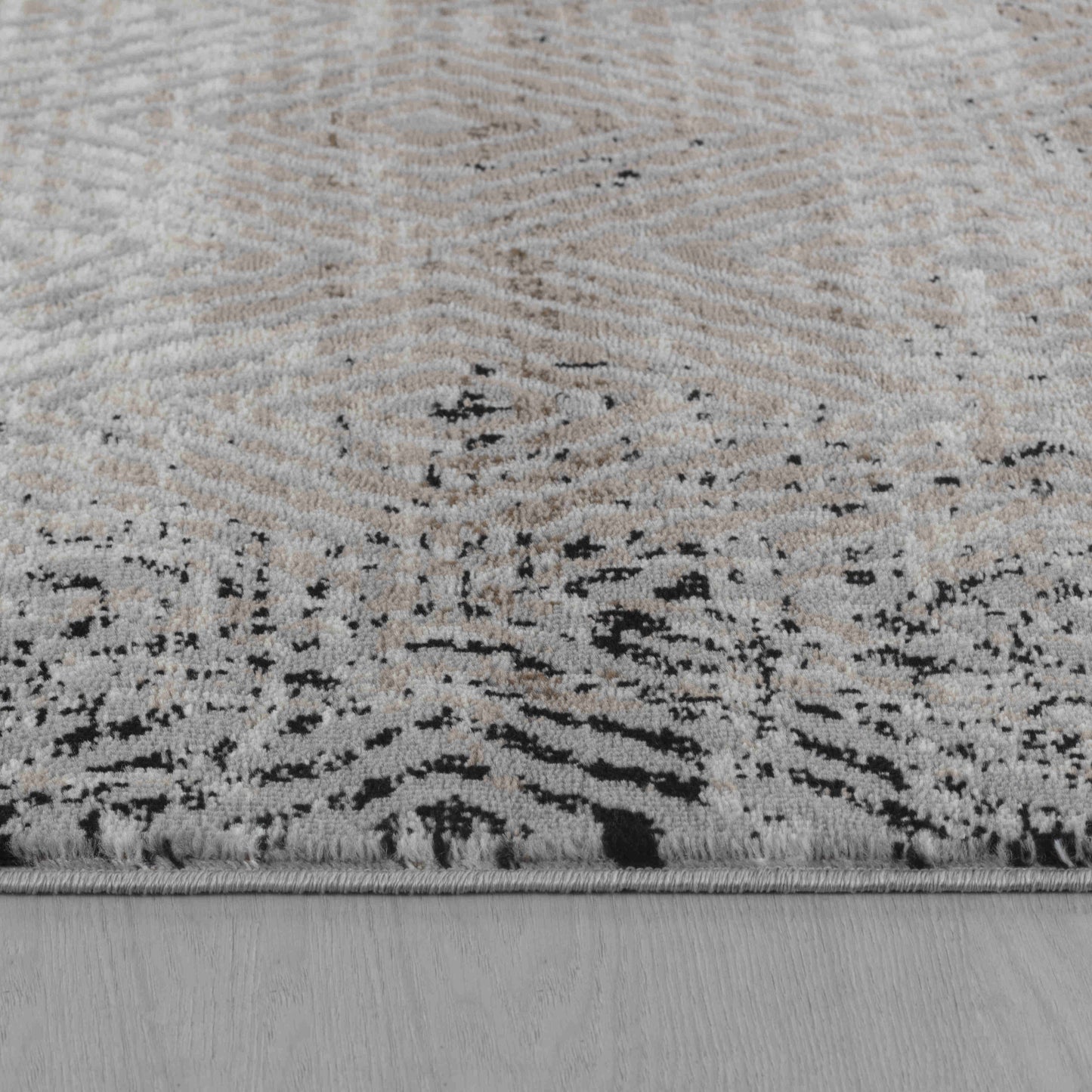 7' X 10' Brown Geometric Area Rug