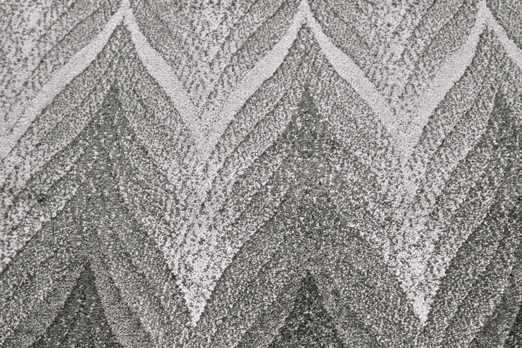 4' X 6' Gray And White Geometric Area Rug
