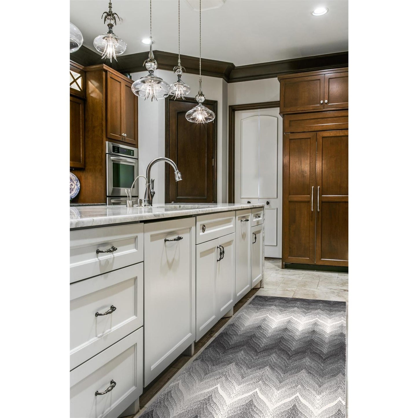4' X 6' Gray And White Geometric Area Rug