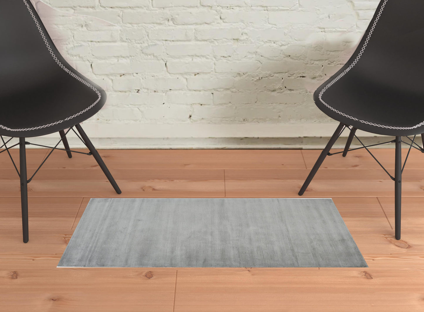 4' X 6' Gray And Black Hand Woven Area Rug