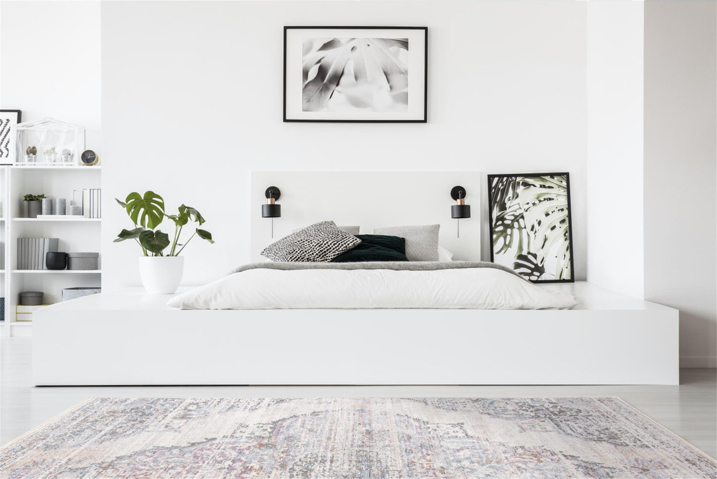 4' X 6' Ivory Gray And Pink Abstract Distressed Area Rug With Fringe