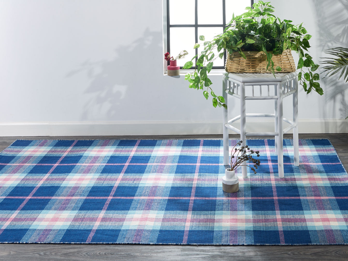 5' X 8' Ivory Blue And Black Abstract Hand Woven Stain Resistant Area Rug