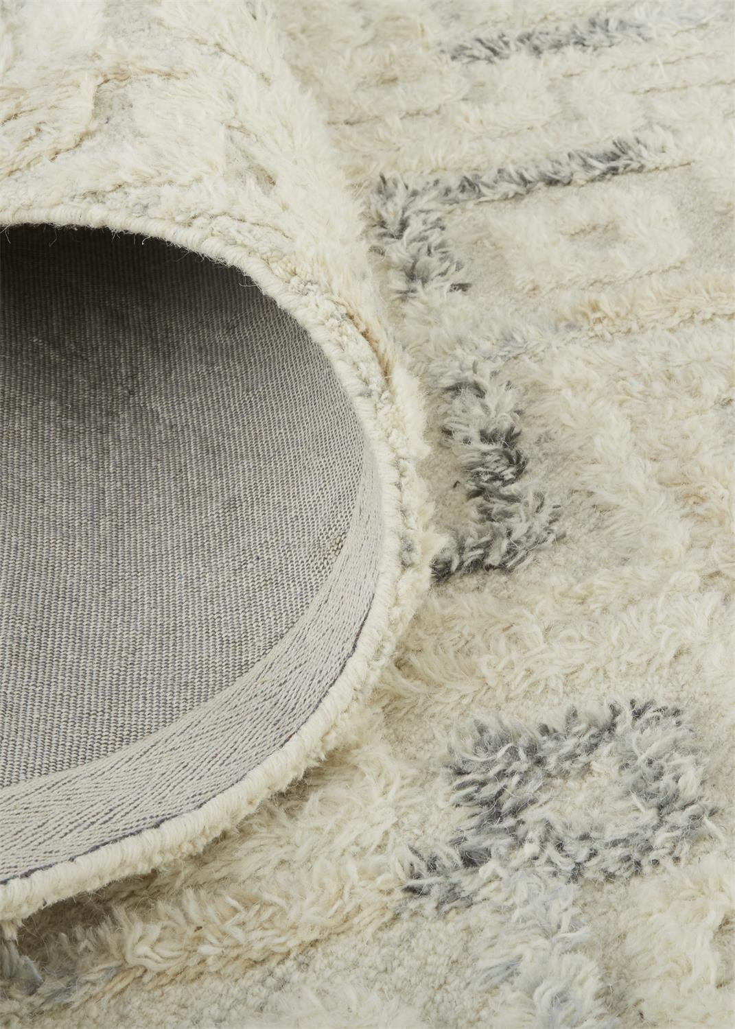 4' X 6' Gray And Ivory Wool Geometric Tufted Handmade Area Rug