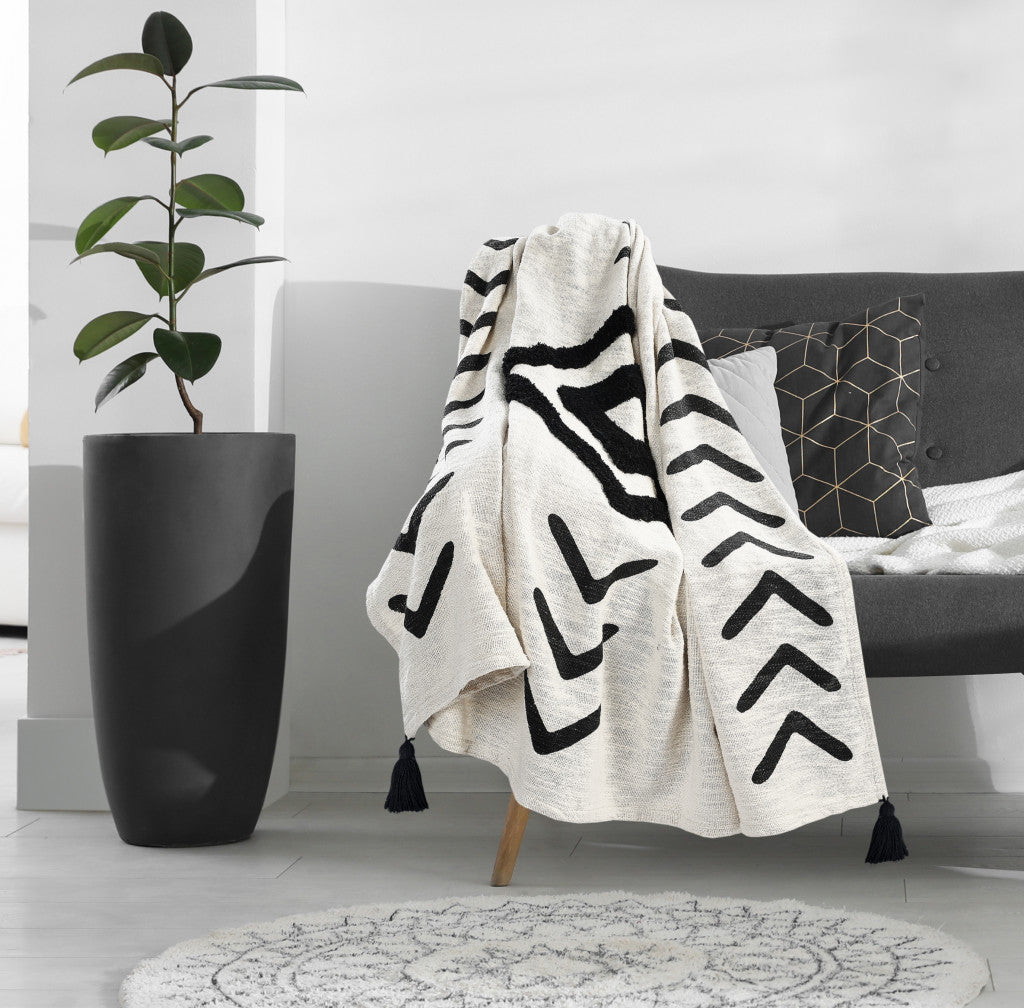 Black and White Woven Cotton Geometric Throw Blanket