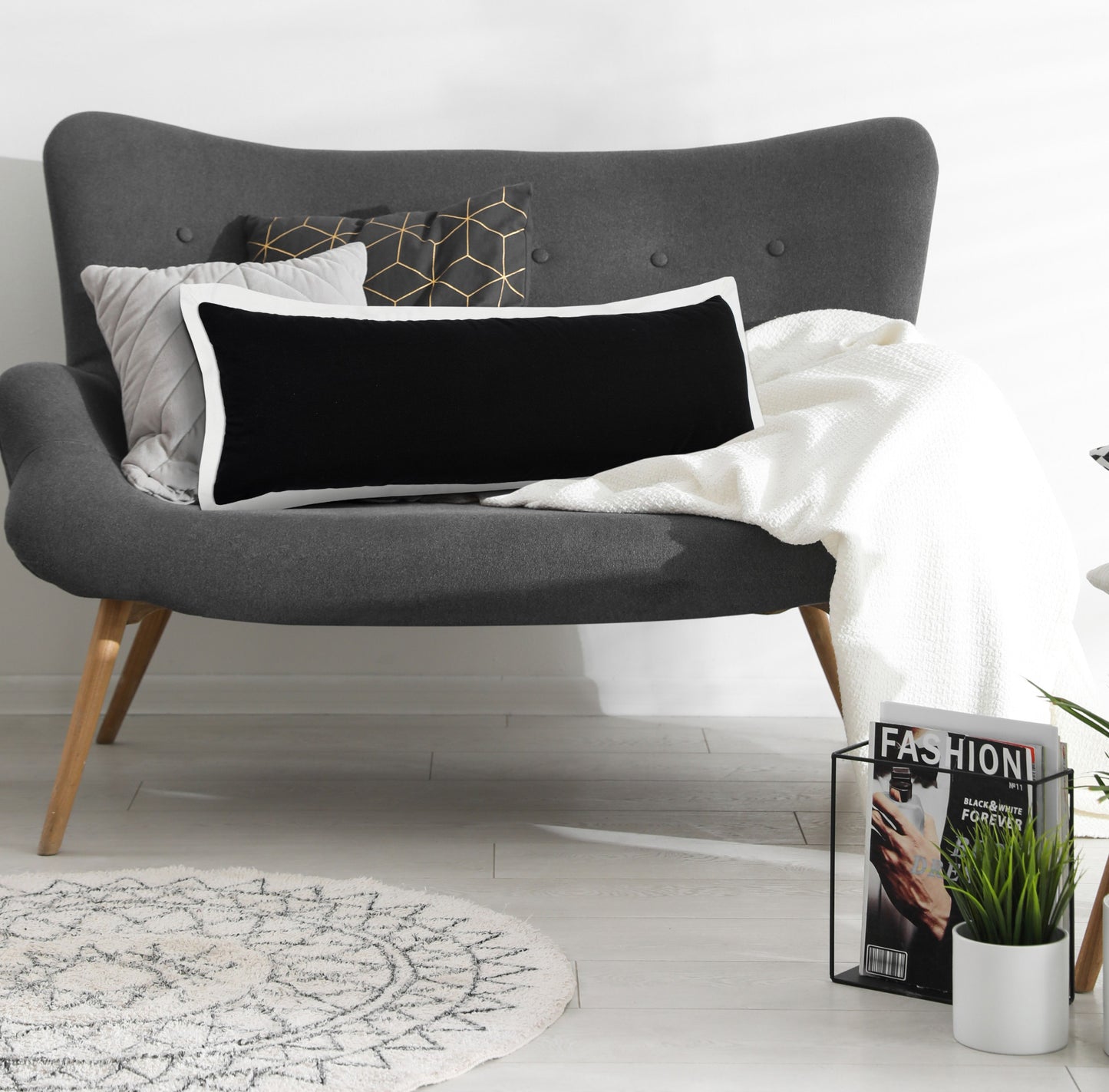 20" X 20" White And Black 100% Cotton Geometric Zippered Pillow