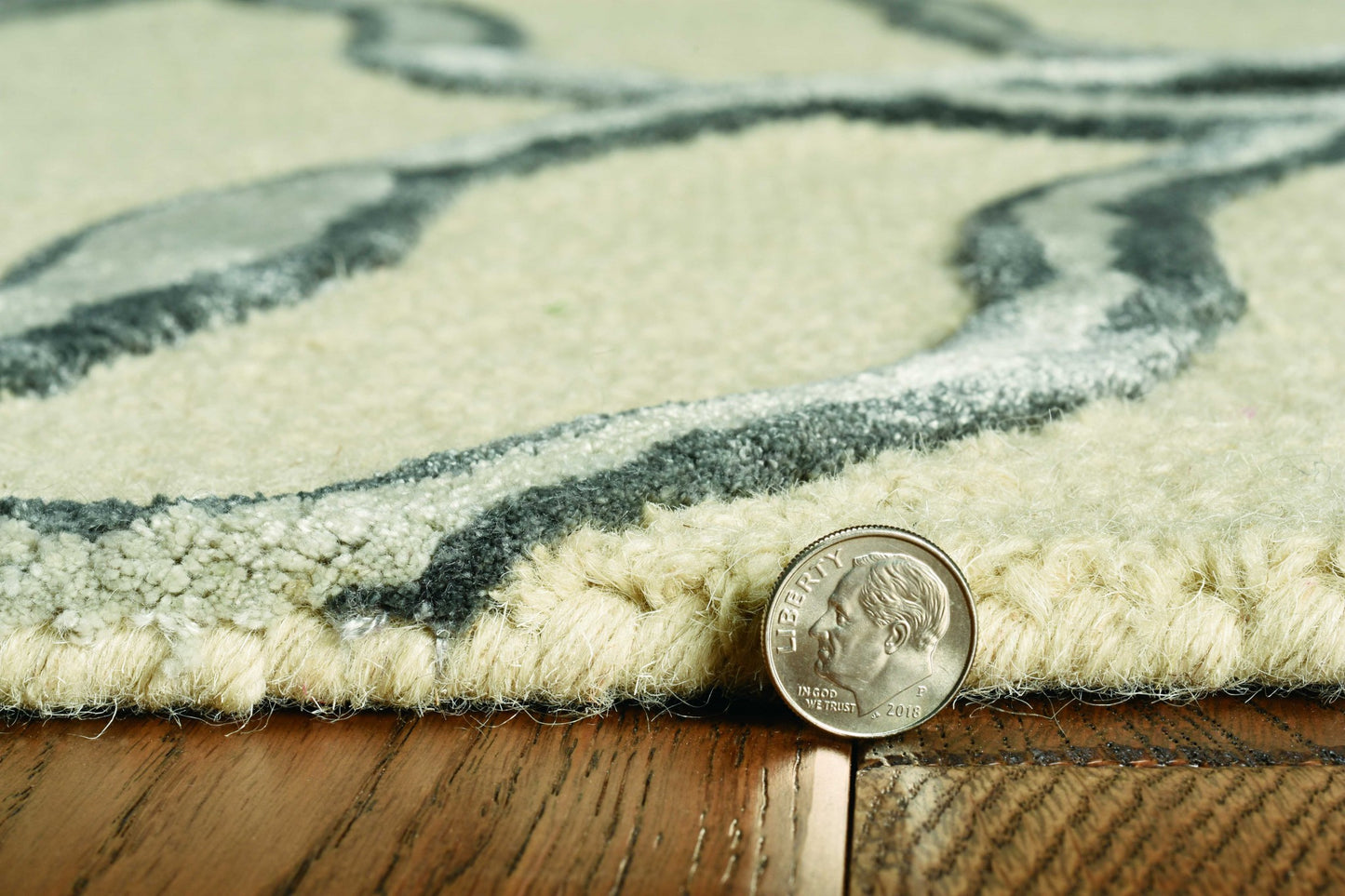 5'X7' Silver Ivory Hand Tufted Vermicular Indoor Area Rug