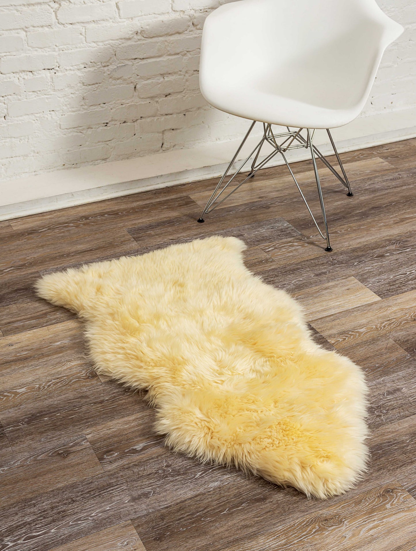 2' X 3' Dark Cream New Zealand Natural Sheepskin Rug