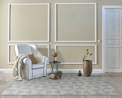 5' X 7' Ivory Geometric Pattern Wool Indoor Area Rug