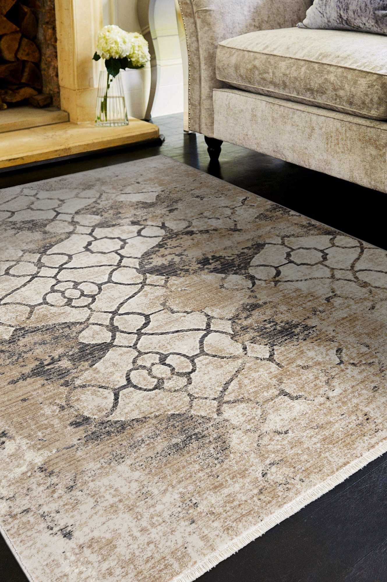 4' X 6' Ivory Faded Vintage Area Rug