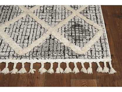 5' X 8' Charcoal Geometric Diamond Indoor Area Rug With Fringe