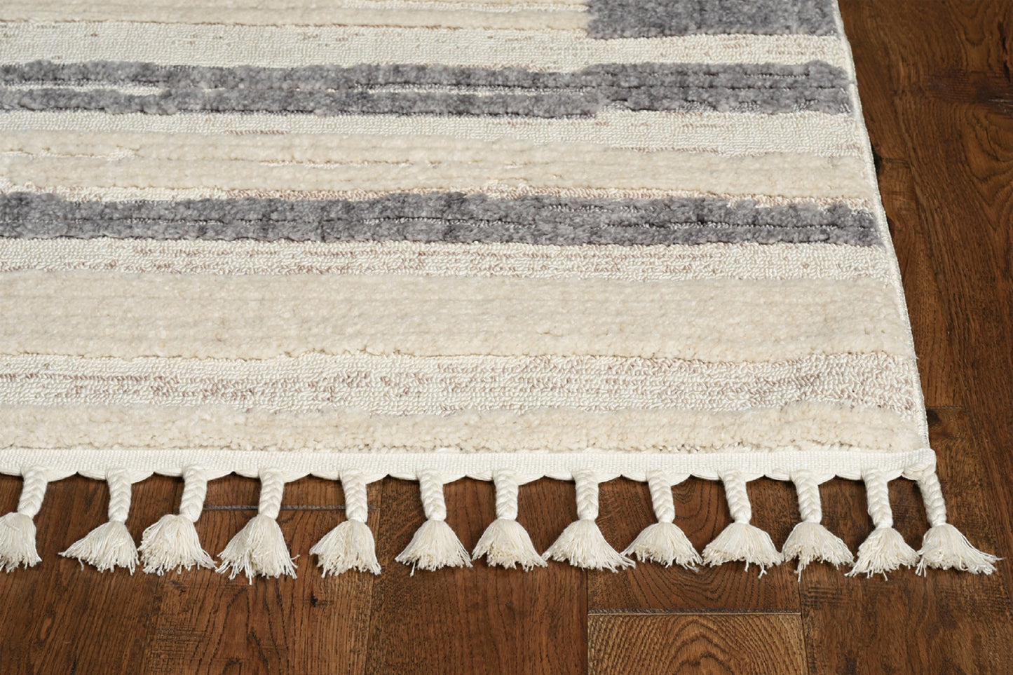 94 X 130 Ivory  Grey Polyester Rug