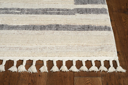 94 X 130 Ivory  Grey Polyester Rug