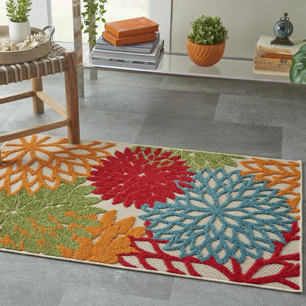 4' X 6' Green And Ivory Floral Indoor Outdoor Area Rug
