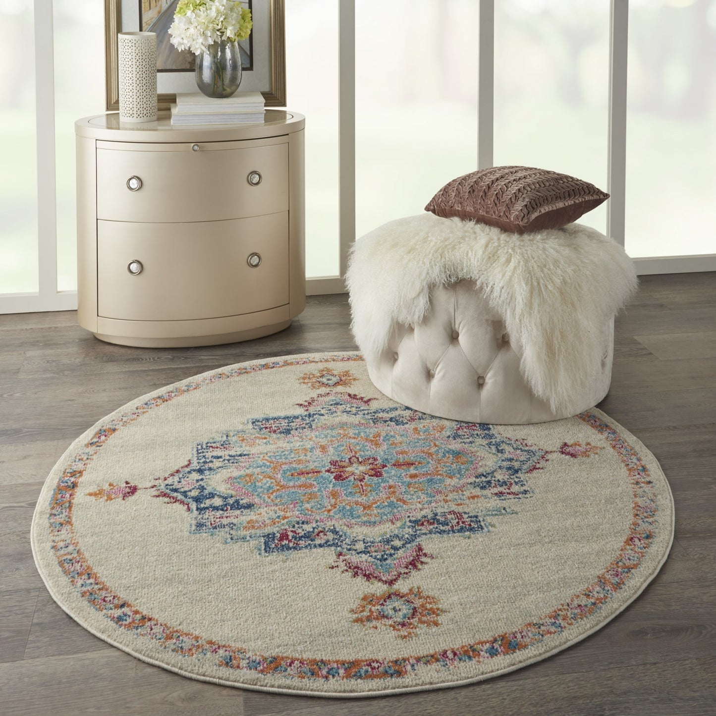 4' X 6' Gray And Ivory Power Loom Area Rug