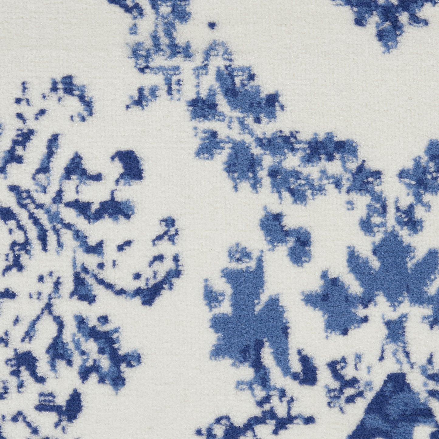 4' X 6' Blue And Ivory Floral Dhurrie Area Rug