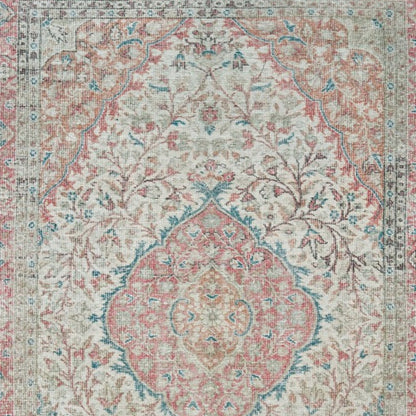 5’X8’ Ivory And Pink Oriental Area Rug